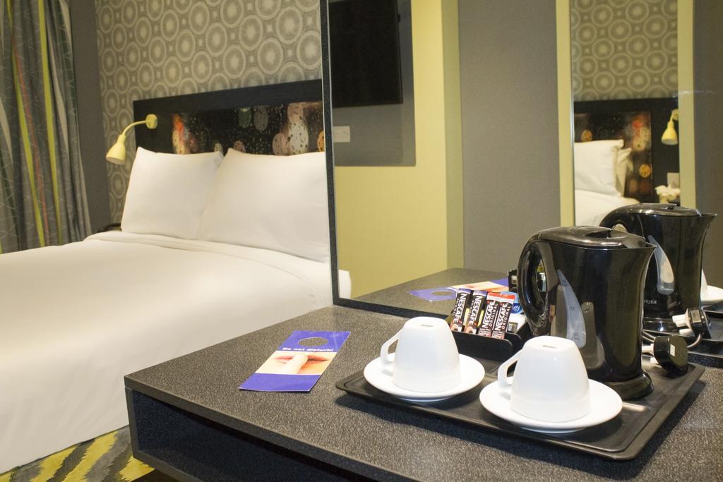 Best Western Plus London Wembley Hotel Bagian luar foto